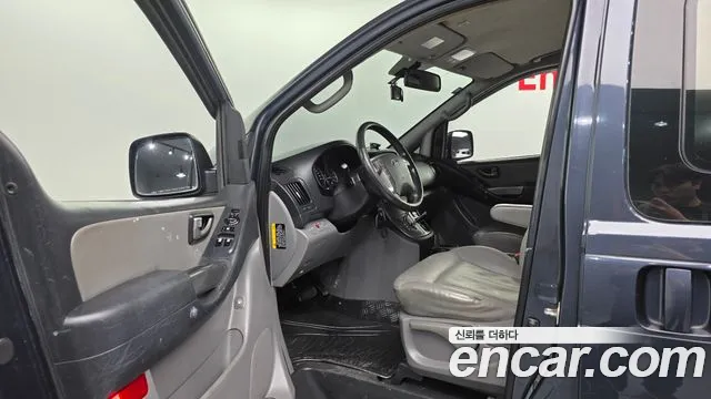 Hyundai Starex 2018 — фото 11
