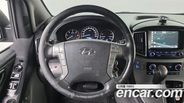 Hyundai Starex 2018 — фото 14