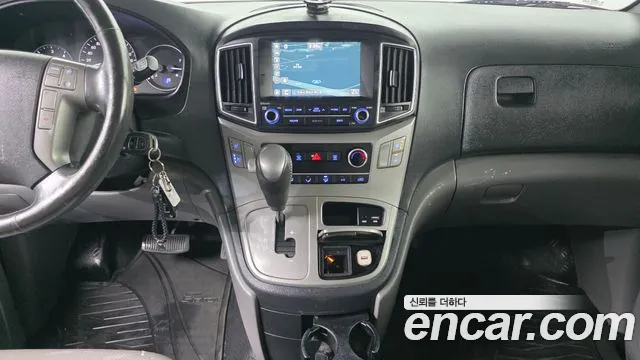 Hyundai Starex 2018 — фото 16