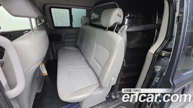Hyundai Starex 2018 — фото 18