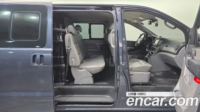 Hyundai Starex 2018 — фото 19