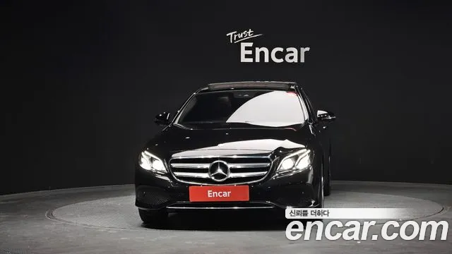 Mercedes-Benz E-Class 2017 — фото 3