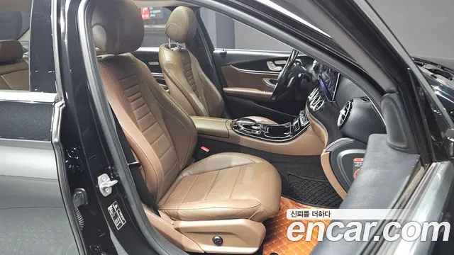 Mercedes-Benz E-Class 2017 — фото 10