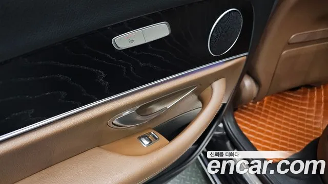 Mercedes-Benz E-Class 2017 — фото 18