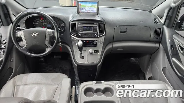 Hyundai Starex 2016 — фото 7