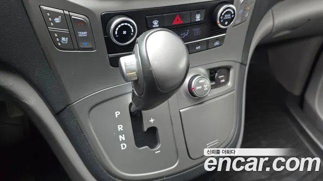 Hyundai Starex 2016 — фото 9