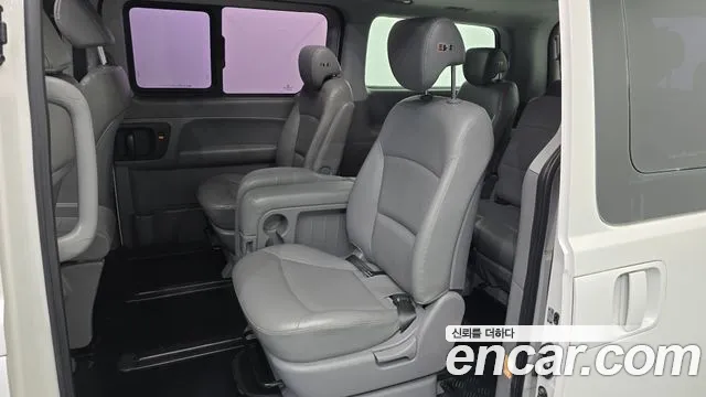 Hyundai Starex 2016 — фото 11