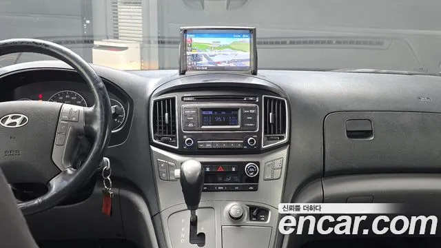 Hyundai Starex 2016 — фото 19