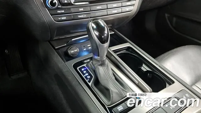Hyundai Genesis 2015 — фото 9
