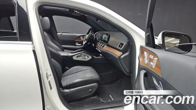 Mercedes-Benz GLE-Class 2021 — фото 11