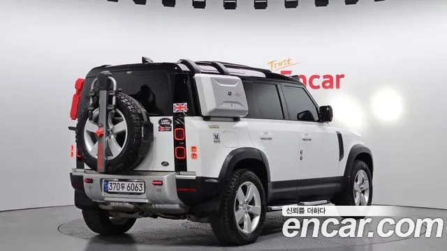 Land Rover Defender 2022 — фото 2