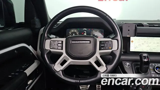 Land Rover Defender 2022 — фото 11