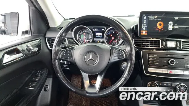 Mercedes-Benz GLE-Class 2016 — фото 13