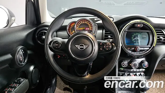Mini Cooper 2019 — фото 13