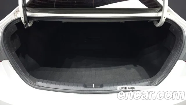 Hyundai AVANTE 2016 — фото 20