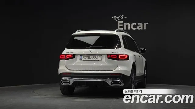 Mercedes-Benz GLB-Class 2021 — фото 4