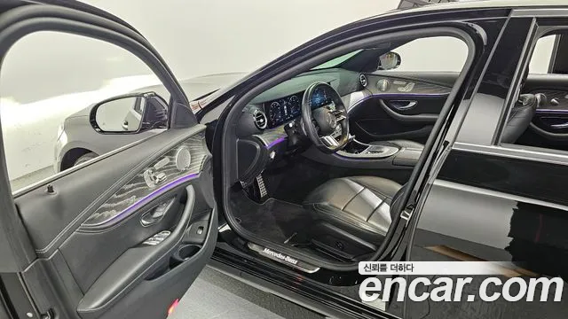 Mercedes-Benz E-Class 2021 — фото 10