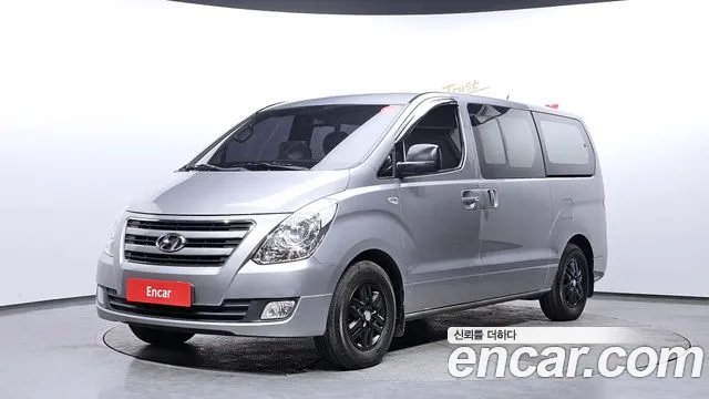 Hyundai Starex 2017 — фото 1