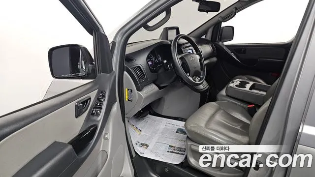 Hyundai Starex 2017 — фото 10