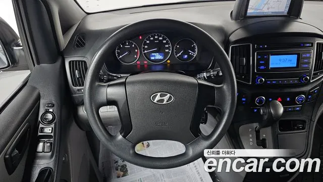 Hyundai Starex 2017 — фото 15