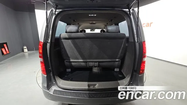 Hyundai Starex 2017 — фото 20