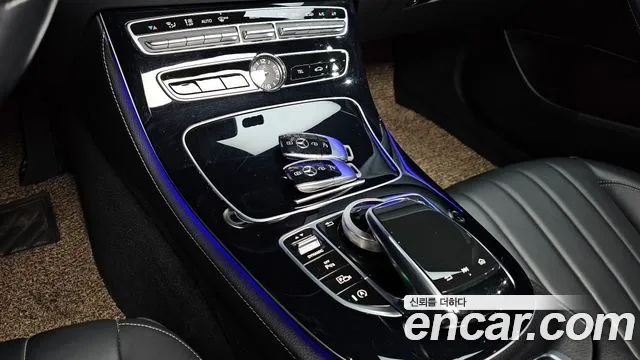 Mercedes-Benz E-Class 2020 — фото 18