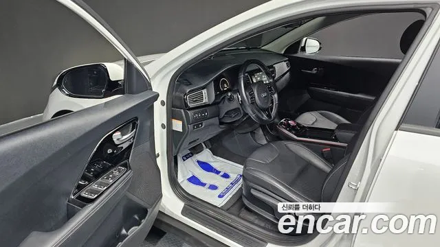 Kia Niro 2021 — фото 10