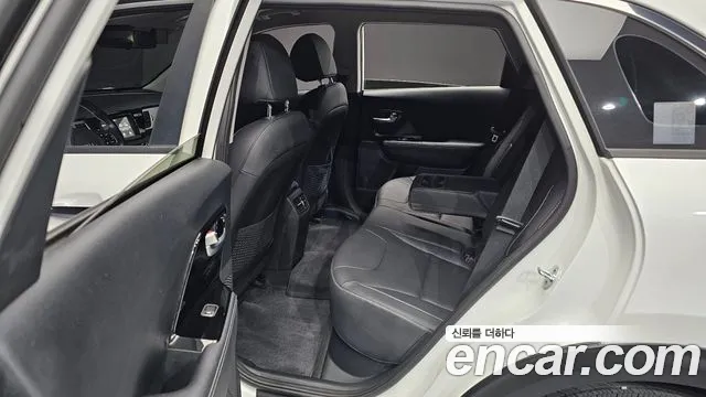 Kia Niro 2021 — фото 11