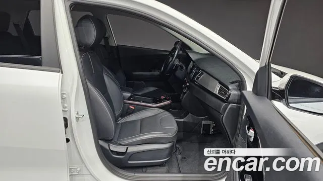 Kia Niro 2021 — фото 12