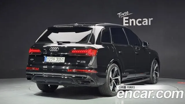 Audi Q7 2022 — фото 2
