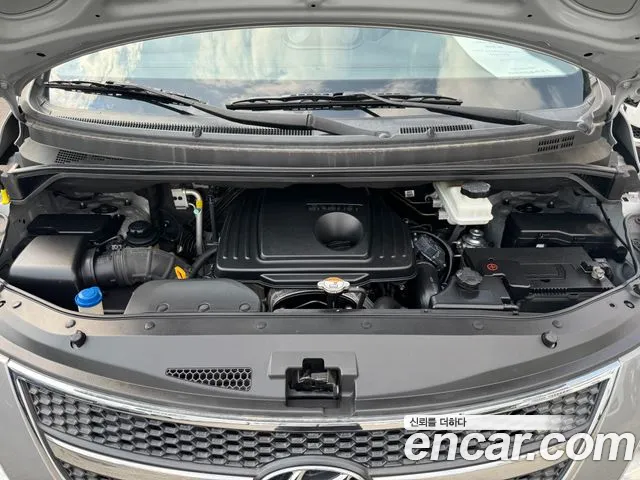 Hyundai Starex 2015 — фото 8