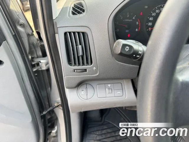 Hyundai Starex 2015 — фото 16