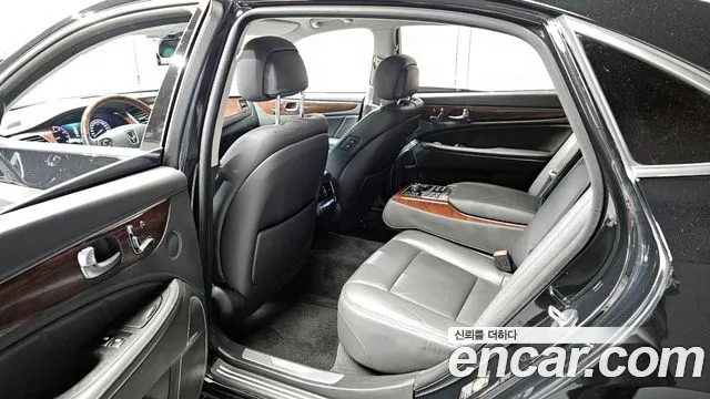 Hyundai Equus 2014 — фото 11