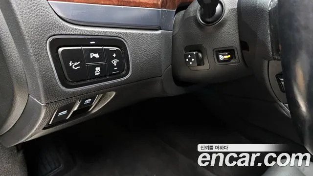 Hyundai Equus 2014 — фото 15