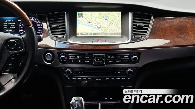 Hyundai Equus 2014 — фото 20