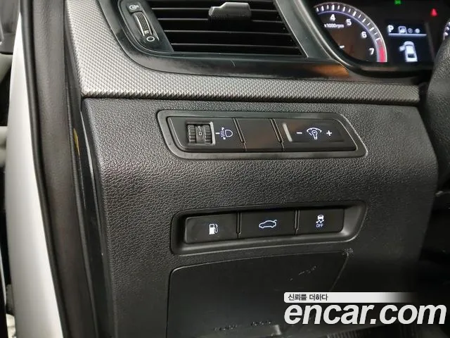 Hyundai Sonata 2018 — фото 11