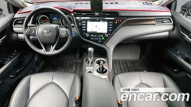 Toyota Camry 2019 — фото 7