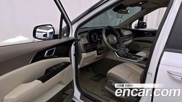 Kia Canival 2021 — фото 10