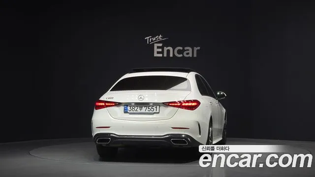 Mercedes-Benz C-Class 2024 — фото 4