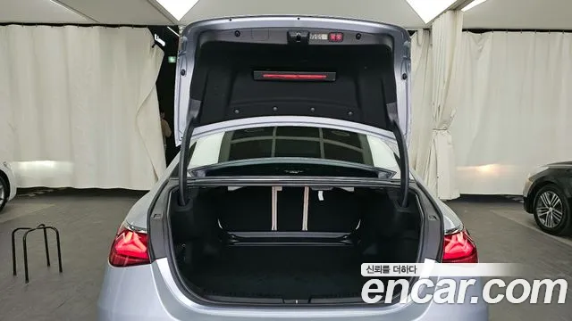 Mercedes-Benz E-Class 2025 — фото 20