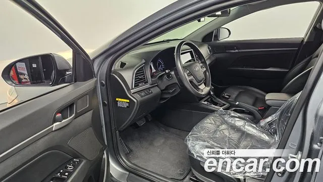 Hyundai AVANTE 2016 — фото 10