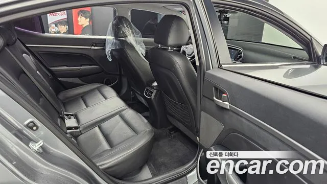 Hyundai AVANTE 2016 — фото 13