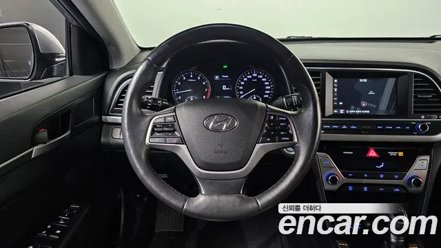 Hyundai AVANTE 2016 — фото 16