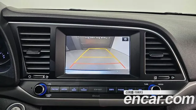 Hyundai AVANTE 2016 — фото 18