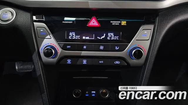 Hyundai AVANTE 2016 — фото 19