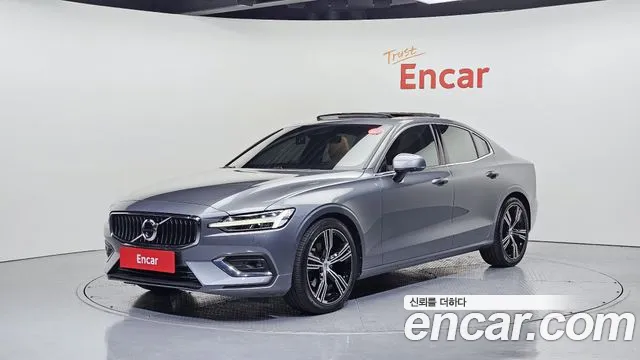 Volvo S60 2021 — фото 1