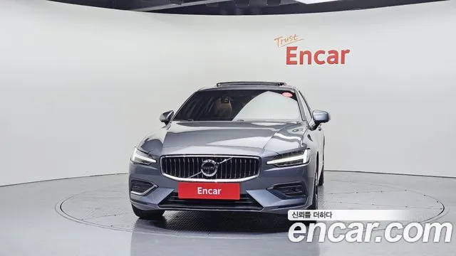 Volvo S60 2021 — фото 3