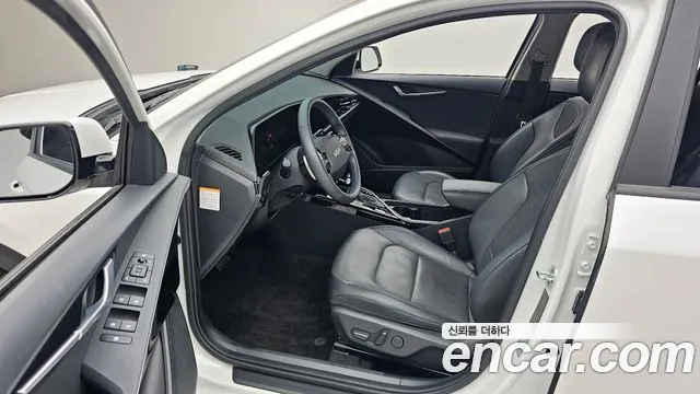Kia Niro 2022 — фото 10