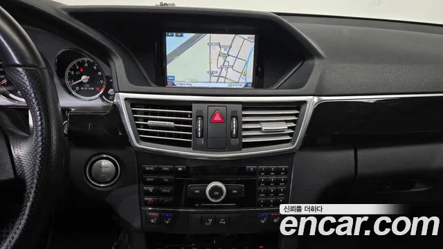 Mercedes-Benz E-Class 2010 — фото 14
