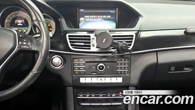 Mercedes-Benz E-Class 2016 — фото 14